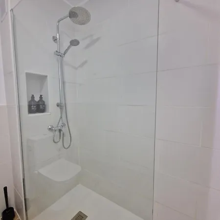 Ds Lealhomes, Patio And Terrace Appartement *